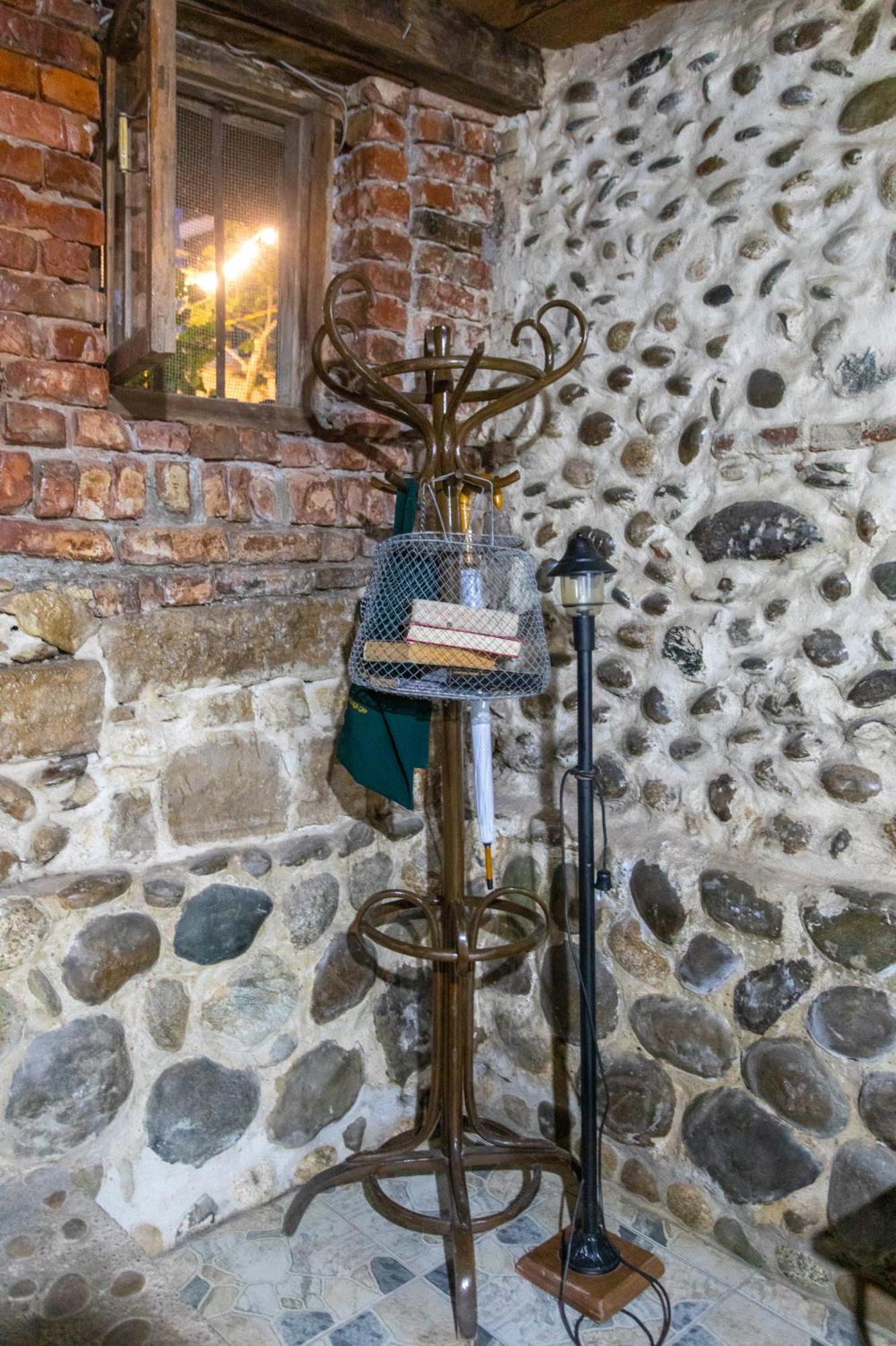 Book Hotel Кутаиси Екстериор снимка