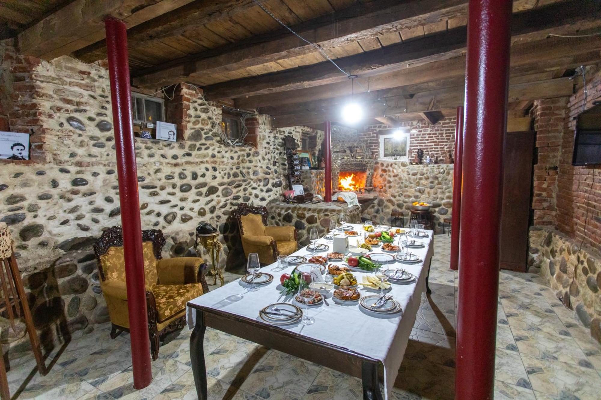 Book Hotel Кутаиси Екстериор снимка