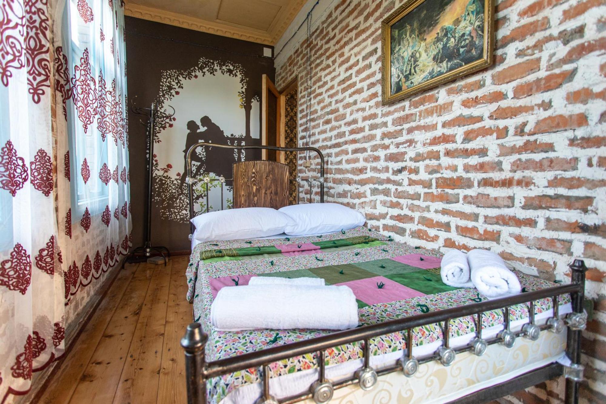 Book Hotel Кутаиси Екстериор снимка