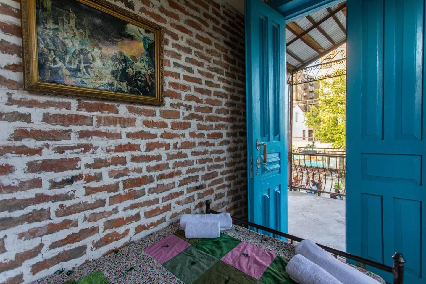 Book Hotel Кутаиси Екстериор снимка