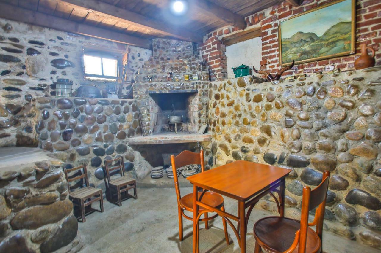 Book Hotel Кутаиси Екстериор снимка